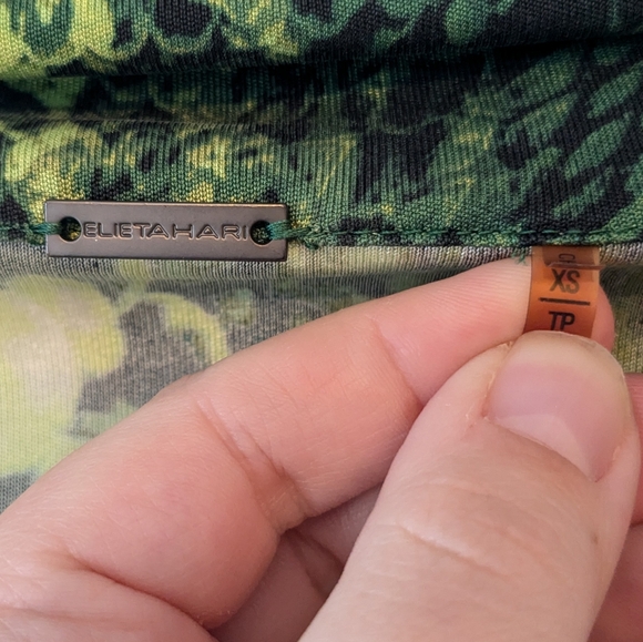 ELIE TAHARI Black and Green Snake Skin Pattern Mini Dress - Picture 5 of 6